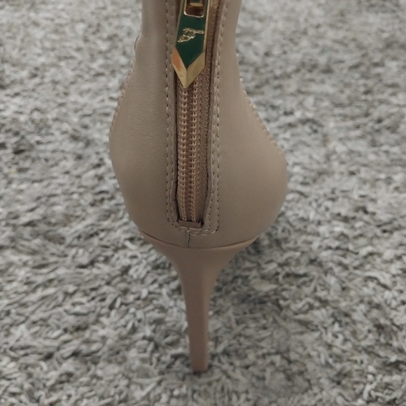 Fergie Raegan Stiletto Size 10 - Picture 3 of 14
